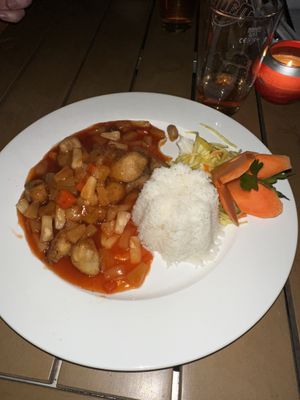 Huhn süß sauer  at Tau in Vienna
