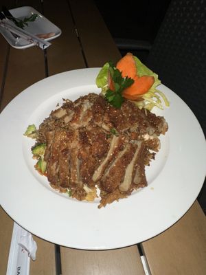 Gebackene ente mit gebackene reis  at Tau in Vienna