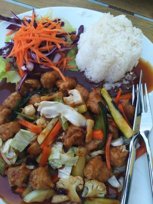 Vuhn mit Teriyaki Sauce 😍 at Tau in Vienna