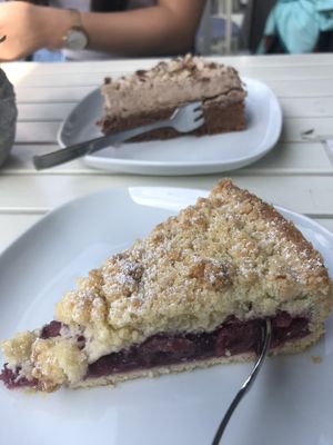 Cherry-Raspberry crumble pie at Café Flowery in Koblenz