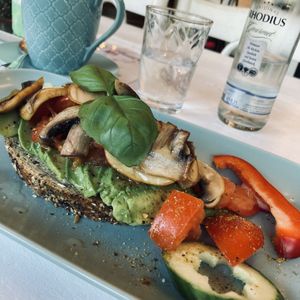 Avocado breakfast with mushrooms and tomato   at Café Flowery in Koblenz