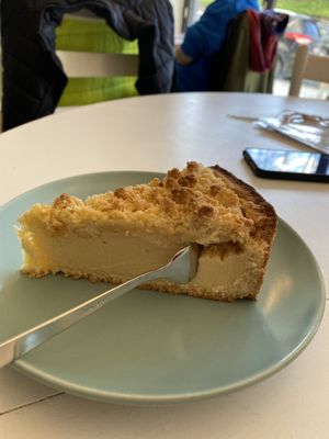 Cheesecake with streusel #Veganuary at Café Flowery in Koblenz