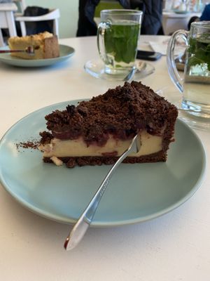 Cherry chocolate cheesecake #Veganuary at Café Flowery in Koblenz