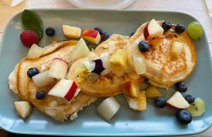 Pancakes with fruits and syrup   at Café Flowery in Koblenz