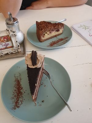 Oreo Cake and Cherry Chocolate Cake at Café Flowery in Koblenz