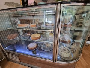 Counter with cakes at Café Flowery in Koblenz