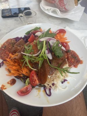 Salat mir Vönervleisch at Reynabi Döner in Giessen