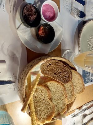 Snacks with drinks at Ofou to lo in Crete