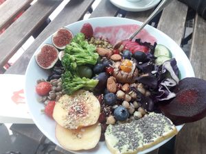 Buddha bowl with beet and chickpea sauce at Good Mood in Berlin