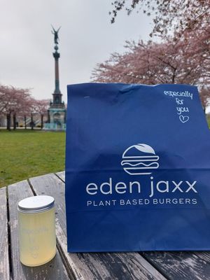 Lemonade and take away meal at Eden Jaxx in Copenhagen