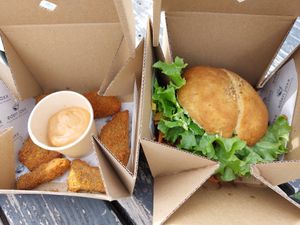 New dippers and garden burger on a gluten free bun at Eden Jaxx in Copenhagen