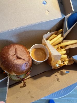 Garden Burger meal with BBQ sauce  at Eden Jaxx in Copenhagen