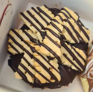  at Royal Donuts in Kiel