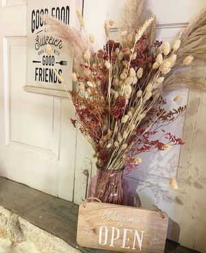 Flowers detail (from instagram) at The Happy Nest in Porto