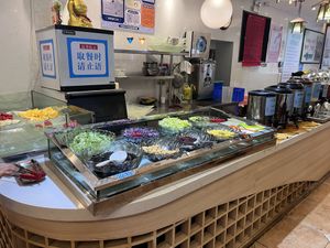 Fruits, salats, drinks  at Pǔ Shàn Huì Vegetarian in Guangzhou