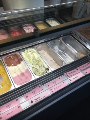 ice cream bar at Frau Lüske Kaffeehaus in Berlin
