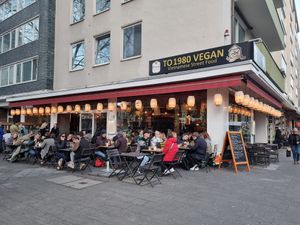 Large outdoor seating (busy road though) at To1980 Vegan in Dusseldorf