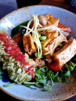 Flamingo bowl at To1980 Vegan in Dusseldorf