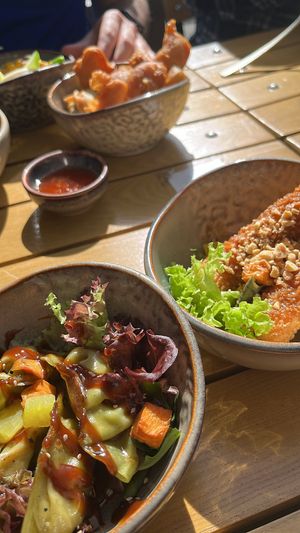 Es gibt auch einen schönen Außenbereich.  at To1980 Vegan in Dusseldorf