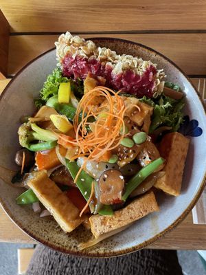 Flamingo Bowl 😍  at To1980 Vegan in Dusseldorf