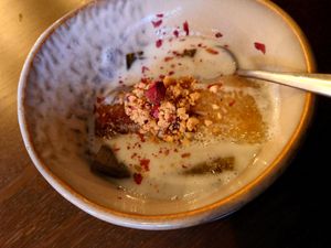 Gebackene Banane mit Reismantel in Kokosmilch at To1980 Vegan in Dusseldorf