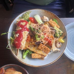 Udon bowl #Veganuary at To1980 Vegan in Dusseldorf