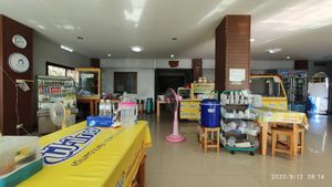 tables and main counter at Krua Jey Imbun - ครัวเจ อิ่มบุญ in Chumphon