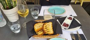 Chargrilled olive bread with dips at Giardino Segreto in Skiathos