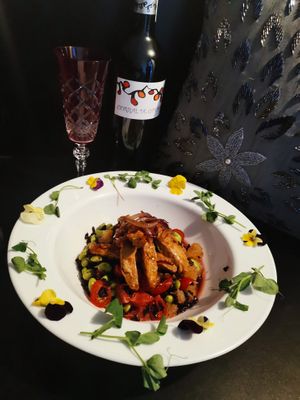 Arroz Negro con Chicken Strips Vegano at Naked in San Luis Potosi