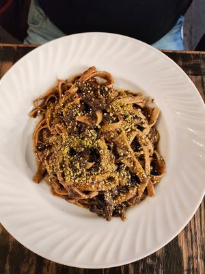 Mushroom pasta at Vegan Hood in New York City