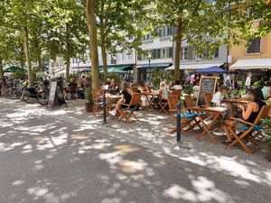 Outdoor seating at EMMA Bett & Bistro in Winterthur