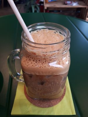 Hawaiian Iced Oat Latte at Road to Aloha in Celle