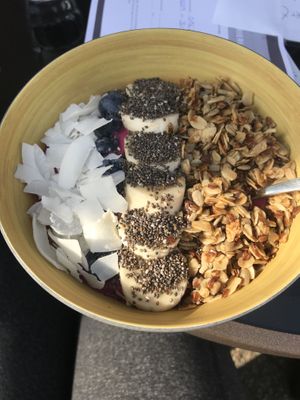 Pink Dragen Bowl (6,90€) at Road to Aloha in Celle