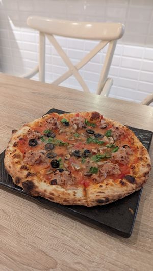 Omni Meat Pizza at Soleil Hibiya Okuroji in Tokyo