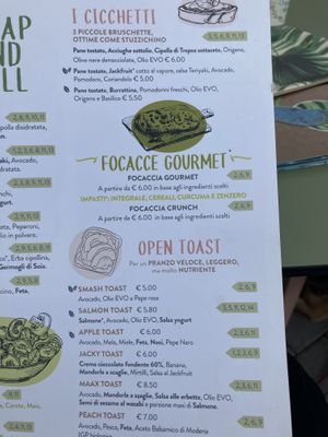 Open toasts and Cicchetti at Jack Fruit in Verbania