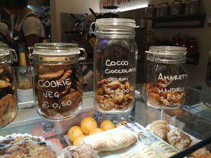Vegan biscuits at UNO Caffé Olistico in Bologna
