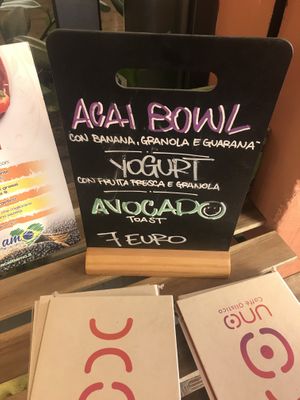 breakfast offer at UNO Caffé Olistico in Bologna