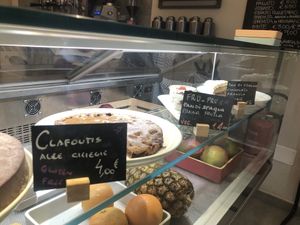 All the cakes are vegan   at UNO Caffé Olistico in Bologna