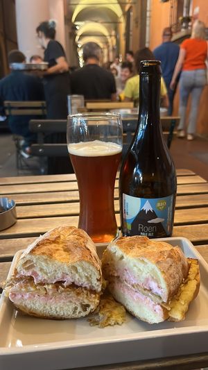   at UNO Caffé Olistico in Bologna