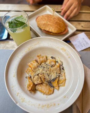   at UNO Caffé Olistico in Bologna