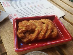 Berries Braid at UNO Caffé Olistico in Bologna