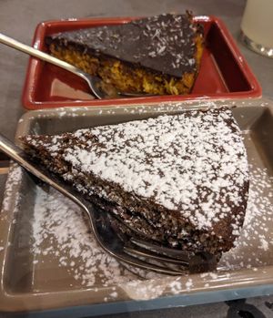 Cakes of the day 😋 at UNO Caffé Olistico in Bologna