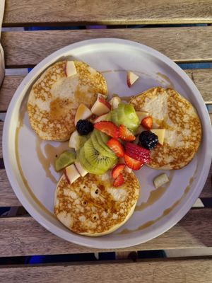 Veggie pancakes at UNO Caffé Olistico in Bologna