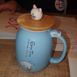 Choose a mug to have a special tea 🤗 at UNO Caffé Olistico in Bologna