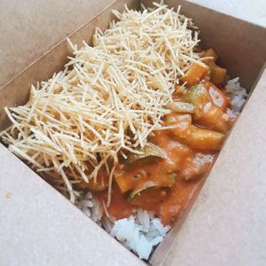 Estrogonofe de abobrinha vegano (creme de aveia) at Quentinha Verde Ilha in Rio De Janeiro