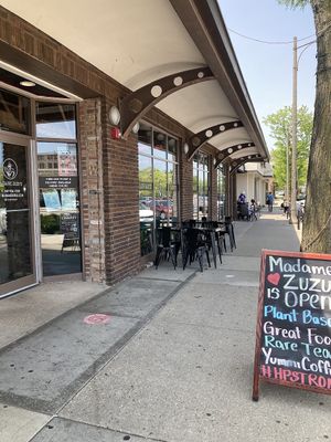 Exterior seating at Madame Zuzu's in Highland Park