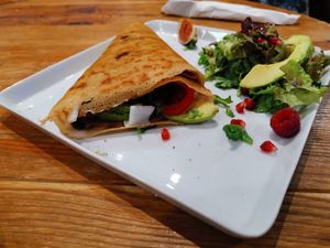 Herzhaftes Crêpe mit Avocado, veganem Feta, Tomate,.. at Creperie Rindermarkthalle in Hamburg