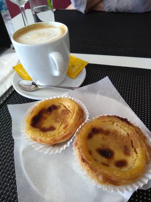 Pasteis de Nata with cappuccino at Mourapão  in Vilamoura