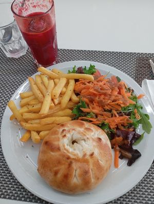 Hambúrguer Mourapão versão vegan at Mourapão  in Vilamoura