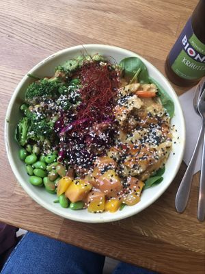 Bowl mit Chicken Satay at Áro - Neutor in Muenster